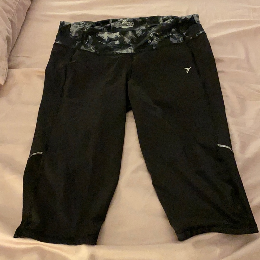 Old Navy Go Dry Crop Legging